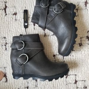 Sorel Wedge - Dark Gray
